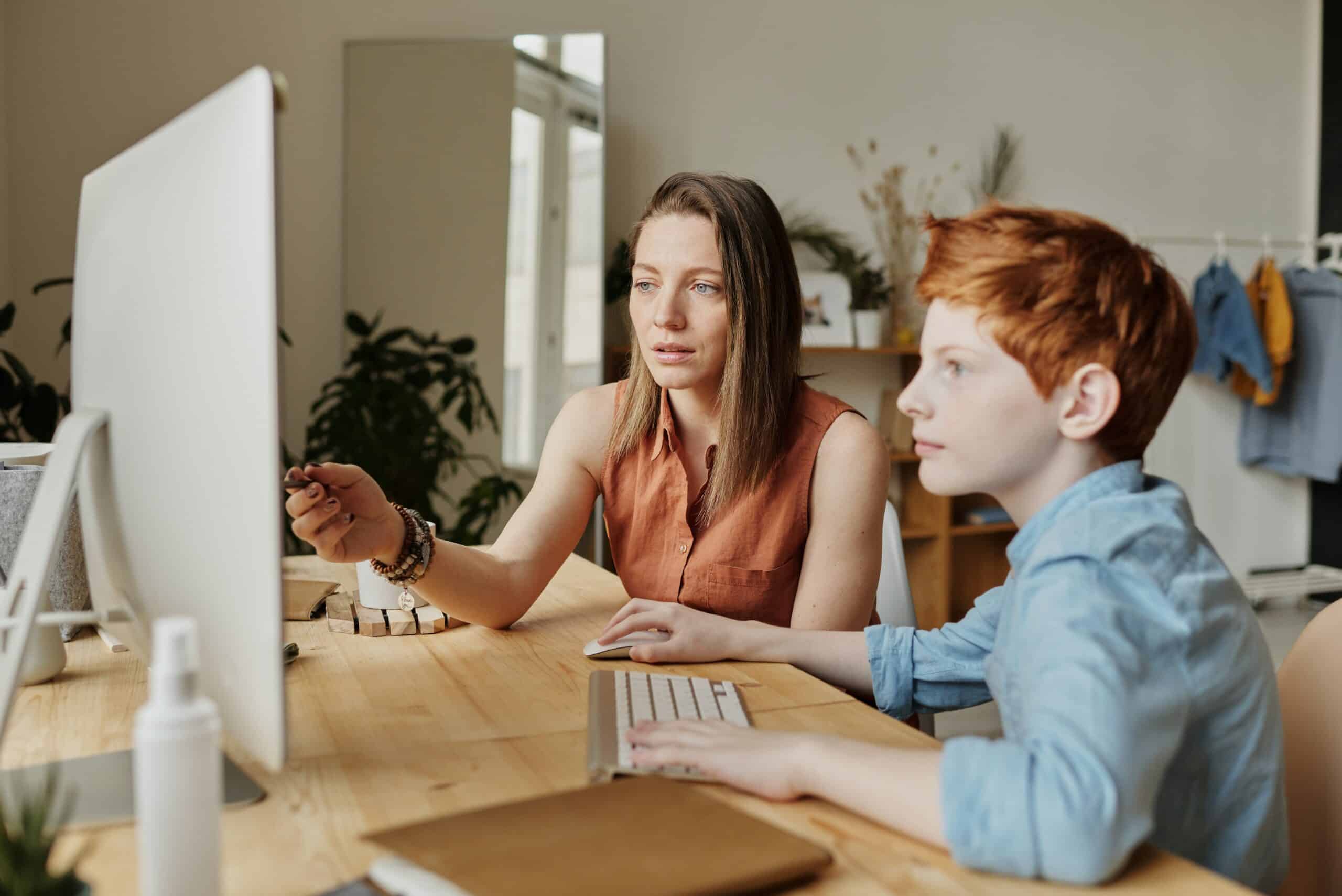 child working in computer - digital parenting